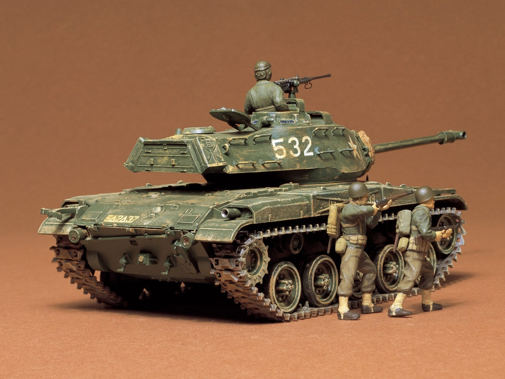 Tamiya M41 Walker Bulldog 1:35 Model Kit