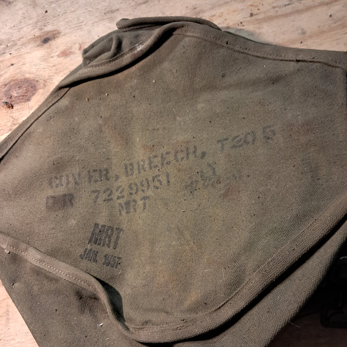 US Breech Cover for 75mm Recoil Less Rifle.