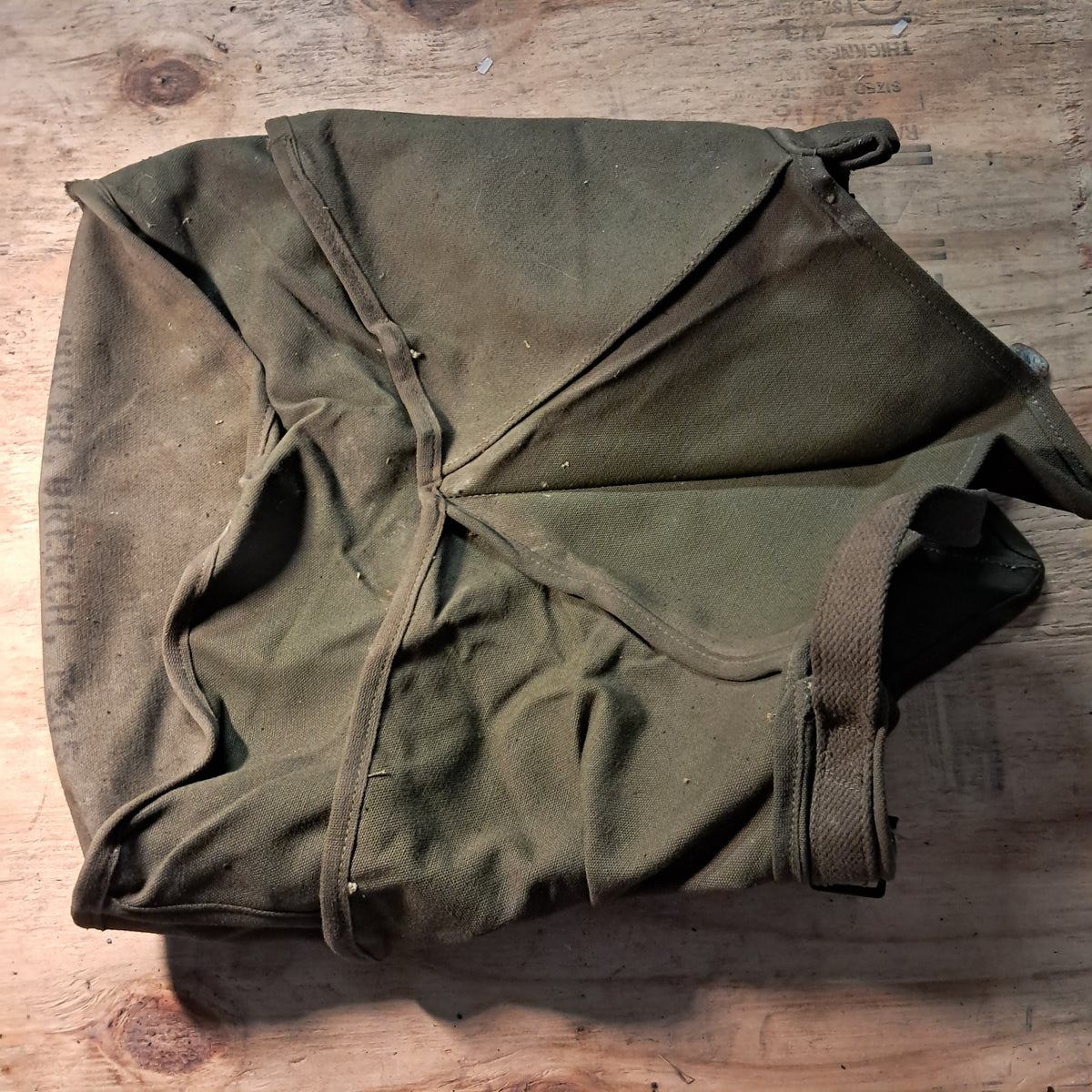US Breech Cover for 75mm Recoil Less Rifle.